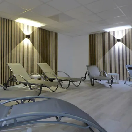 Apartment Cityflair Wifi Pool Sauna 6 Pers Ps4 Near Lift